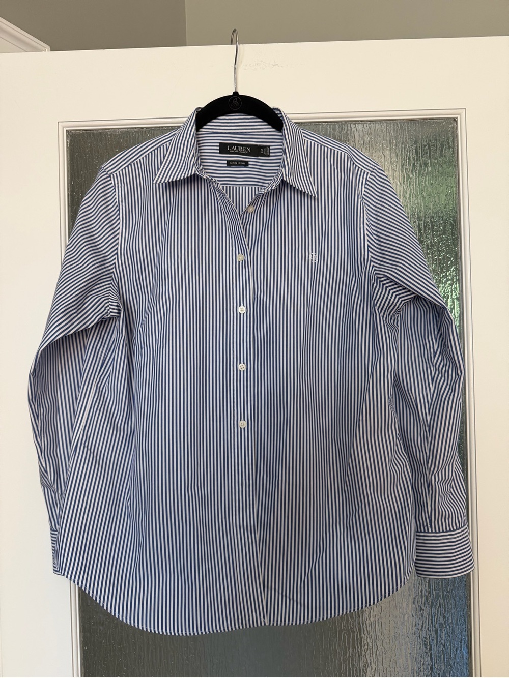 Lauren Ralph Lauren non iron button down shirt. 100% cotton. Size large.